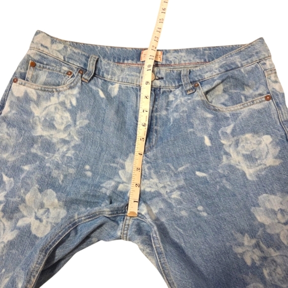 Alice + Olivia TRISH LOW RISE BAGGY JEAN In Lotus Floral Women's 31 Blue White. - Picture 6 of 13